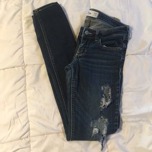 Hollister Jeans. 3L. EEEUC.